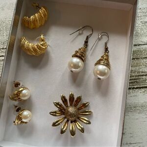 Elegant Gold and Pearl Jewelry Set